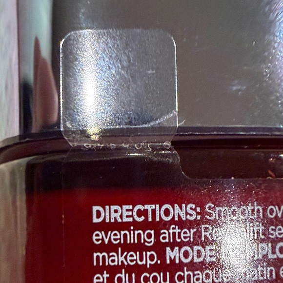 L'Oreal Revitalift Moisturizer in Black and Silver - Picture 3 of 4